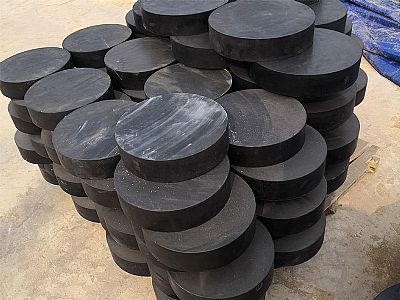 武冈市板式橡胶支座由若干层橡胶片与薄钢板经加压硫化